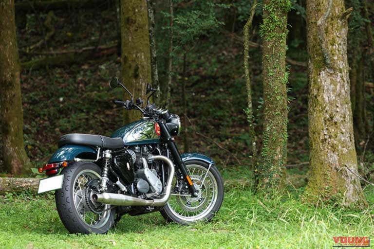 BSA Gold Star 650｜【新車試乗】BSA「ゴールドスター650」は個性を主張するけどクセのないエンジンだった──レーシング女子・岡崎静夏の試乗インプレッション