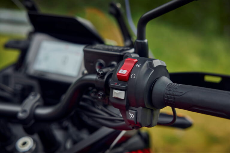 ホンダ|CB1000GT|欧州仕様|2026年モデル|ホンダが新型スポーツツアラー「CB1000GT」を発表! 電サス&IMUを装備するハイテク仕様【EICMA】