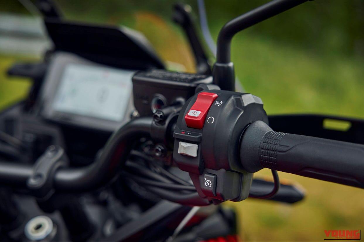 ホンダ｜CB1000GT｜欧州仕様｜2026年モデル｜ホンダが新型スポーツツアラー「CB1000GT」を発表！ 電サス＆IMUを装備するハイテク仕様【EICMA】