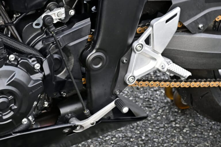 CB1000F|ホンダCB1000Fカスタム術:鉄馬レーサーを丸山浩が解説【CB1000ホーネットやCBR1000RR-R用パーツを流用】