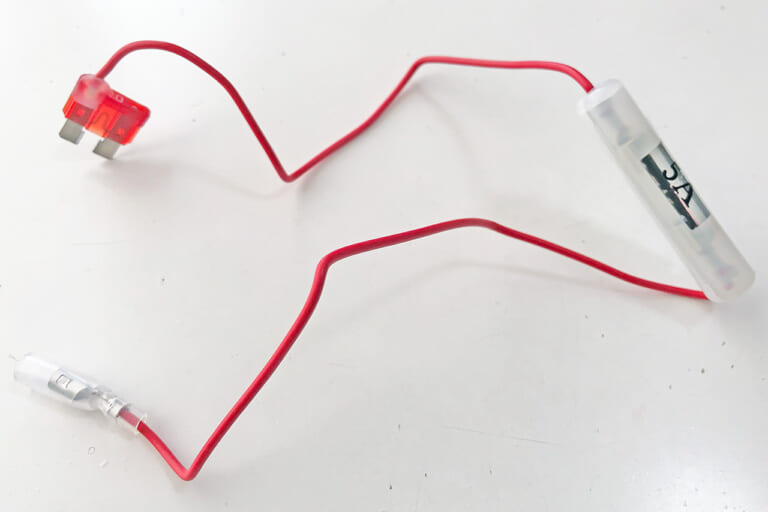 エーモン 平型ヒューズ電源(10A) ｜【Amazonランキング1位】カエディア USB電源＆スマホホルダーを取り付けてみた〈ブラックフライデーは12/1まで〉