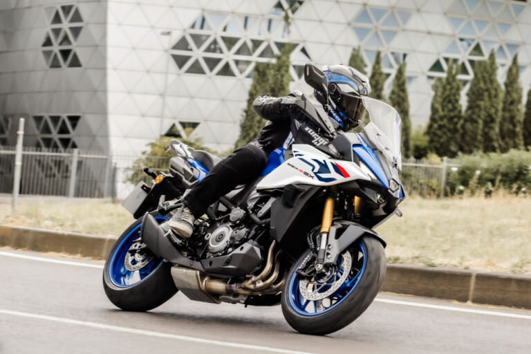 suzuki|GSX-S1000GX|欧州仕様|2026年モデル|新型はウイングレット搭載! スズキが「GSX-S1000GX」の2026年モデルを発表【海外】
