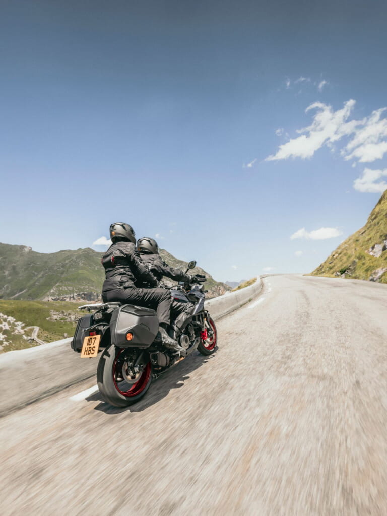 suzuki｜GSX-S1000GX｜欧州仕様｜2026年モデル｜新型はウイングレット搭載！ スズキが「GSX-S1000GX」の2026年モデルを発表【海外】