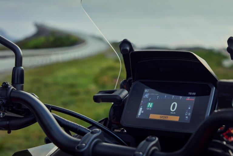 ホンダ｜CB1000GT｜欧州仕様｜2026年モデル｜ホンダが新型スポーツツアラー「CB1000GT」を発表！ 電サス＆IMUを装備するハイテク仕様【EICMA】