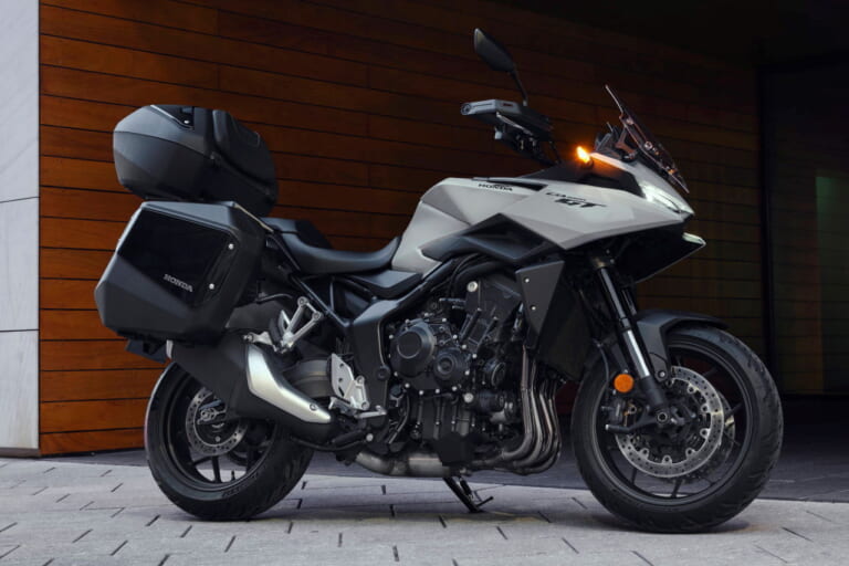 ホンダ｜CB1000GT｜欧州仕様｜2026年モデル｜ホンダが新型スポーツツアラー「CB1000GT」を発表！ 電サス＆IMUを装備するハイテク仕様【EICMA】