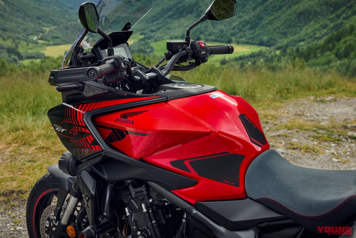 ホンダ｜CB1000GT｜欧州仕様｜2026年モデル｜ホンダが新型スポーツツアラー「CB1000GT」を発表！ 電サス＆IMUを装備するハイテク仕様【EICMA】