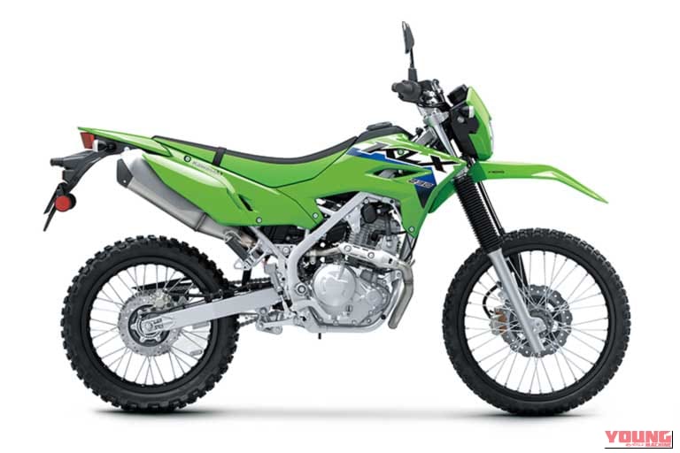 KLX230(‘26)|【新型試乗】カワサキ KLX230シェルパSは「軽く小さく初心者にも優しい」。レーシング女子・岡崎静夏の軽アドベンチャー&オフロード一気試乗