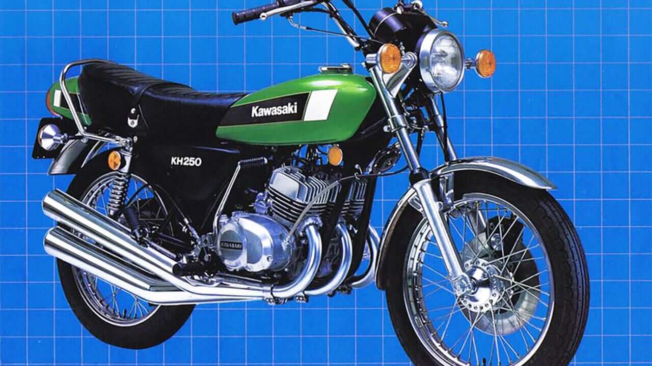「走るとき最後尾な！」「250SSから進化」KH250の希少な2スト3気筒は海外でも評判に！