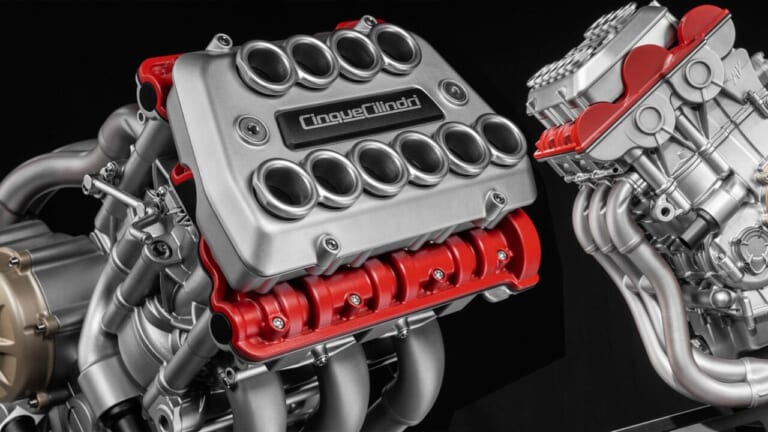 新設計5気筒エンジン!! MVアグスタがEICMAで3本カムシャフトのエンジンコンセプトを発表!