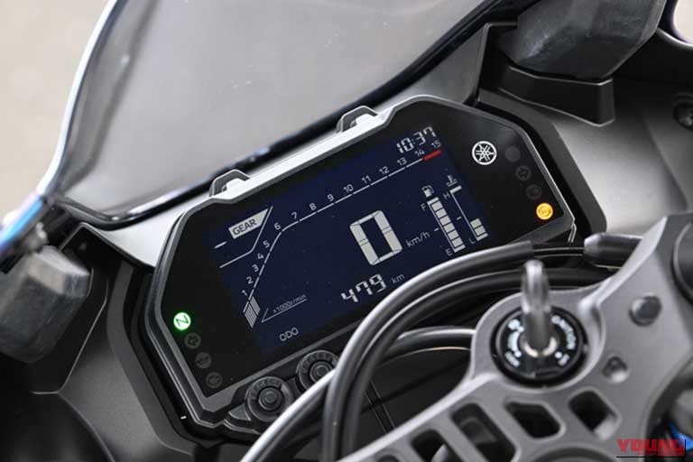 YAMAHA YZF-R25|「レーシーだけど気軽に乗れる万能系スポーツ!」レーシング女子・岡崎静夏のヤマハ「YZF-R25」試乗インプレッション