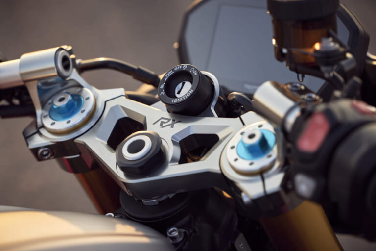 Triumph Street Triple 765 RX/Moto2 Edition|トライアンフ「ストリートトリプル765」に最上級グレード「RX」と95台限定モデル「Moto2 Edition」登場【オーリンズ/ブレンボ/セパハンで戦闘力マシマシ】