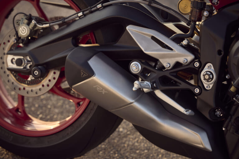 Triumph Street Triple 765 RX/Moto2 Edition|トライアンフ「ストリートトリプル765」に最上級グレード「RX」と95台限定モデル「Moto2 Edition」登場【オーリンズ/ブレンボ/セパハンで戦闘力マシマシ】