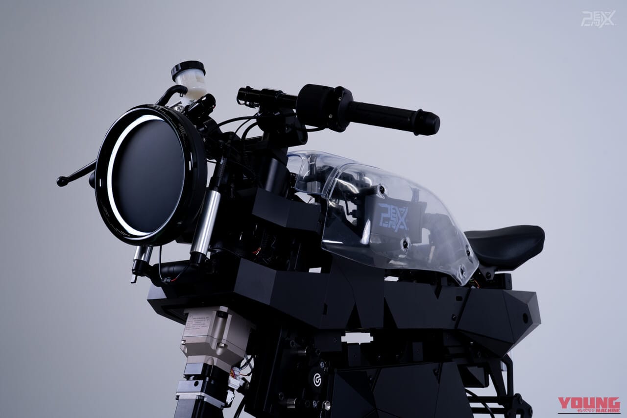 『バリバリ伝説』の走りを再現するリアル二輪シミュレーター「2X」が世界最大級の二輪ショーEICMAで発表【あの熱狂を全身で体感せよ】｜『バリバリ伝説』の名勝負を再現! リアル二輪シミュレーター「2X」が世界最大級の二輪ショーEICMAで発表【あの熱狂を全身で体感せよ】
