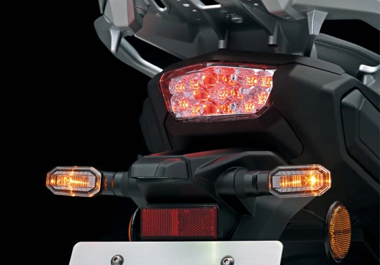 suzuki｜GSX-S1000GX｜欧州仕様｜2026年モデル｜新型はウイングレット搭載！ スズキが「GSX-S1000GX」の2026年モデルを発表【海外】