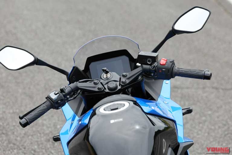 SUZUKI GSX-8R|「気軽に味わえるスポーティテイスト」レーシング女子・岡崎静夏のスズキ「GSX-8R」試乗インプレッション