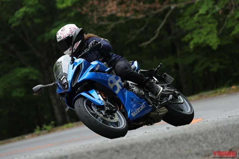 SUZUKI GSX-8R｜「気軽に味わえるスポーティテイスト」レーシング女子・岡崎静夏のスズキ「GSX-8R」試乗インプレッション