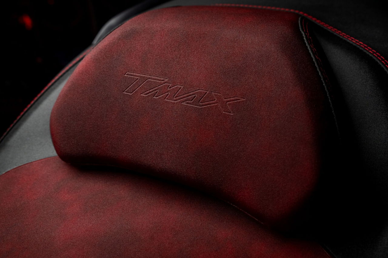 |ヤマハ “TMAX” 25周年記念モデル「TMAX560 25th Anniversary」爆誕! テックマックスにもダークなメタリックグレーが登場