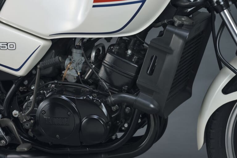 YAMAHA RZ250|【2スト名車】ヤマハ(YAMAHA)RZ250/350各部解説:新時代の到来を主張した新技術【1980~1982】