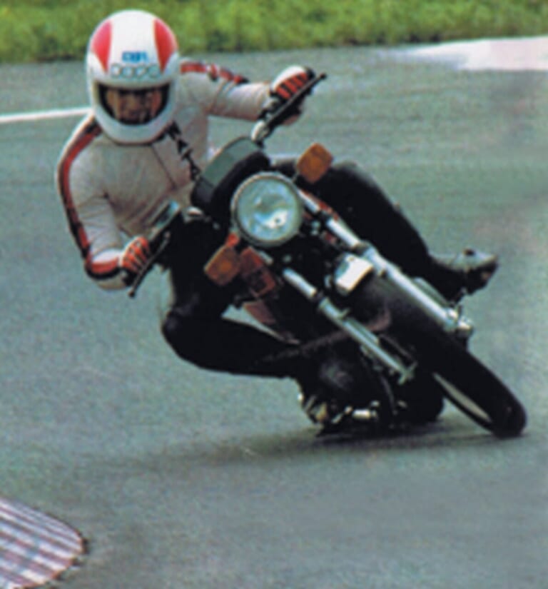 SUZUKI RG250E｜【2スト名車】ヤマハ(YAMAHA)RZ250【1980～1982】：ライバル比較試乗から垣間見えた圧倒的な性能