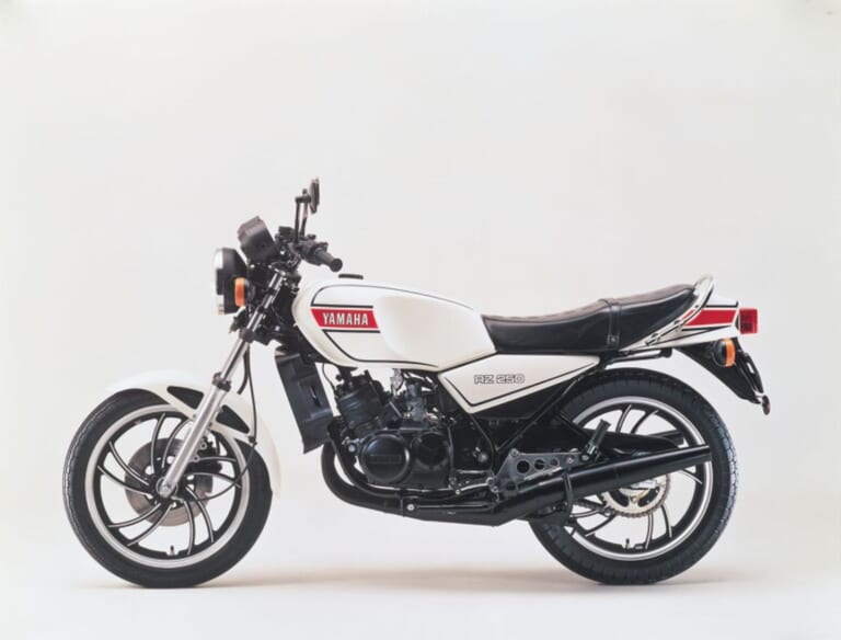 YAMAHA RZ250｜ヤマハ(YAMAHA)RZ250/350の系譜：一時代を築いた名2ストたち【1980～1988】