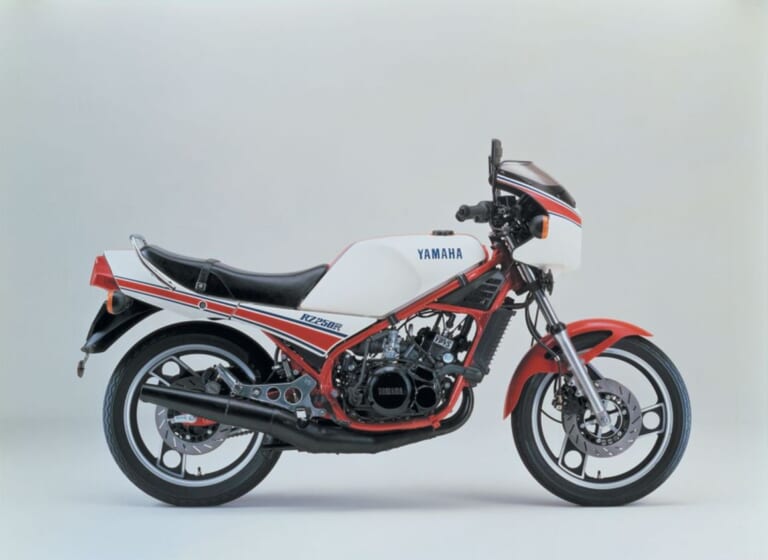 YAMAHA RZ250R｜ヤマハ(YAMAHA)RZ250/350の系譜：一時代を築いた名2ストたち【1980～1988】