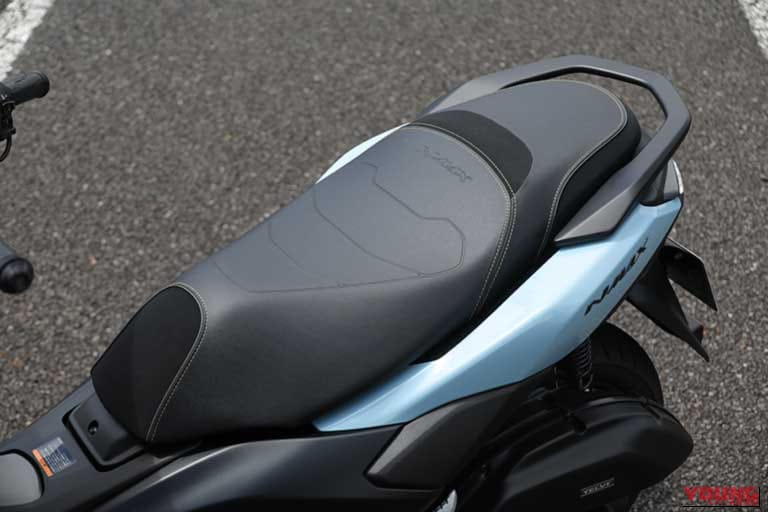 YAMAHA NMAX155｜ヤマハ「NMAX155」はシフトダウンが効く！ レーシング女子・岡崎静夏の試乗インプレッション