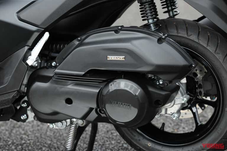 YAMAHA NMAX155|ヤマハ「NMAX155」はシフトダウンが効く! レーシング女子・岡崎静夏の試乗インプレッション