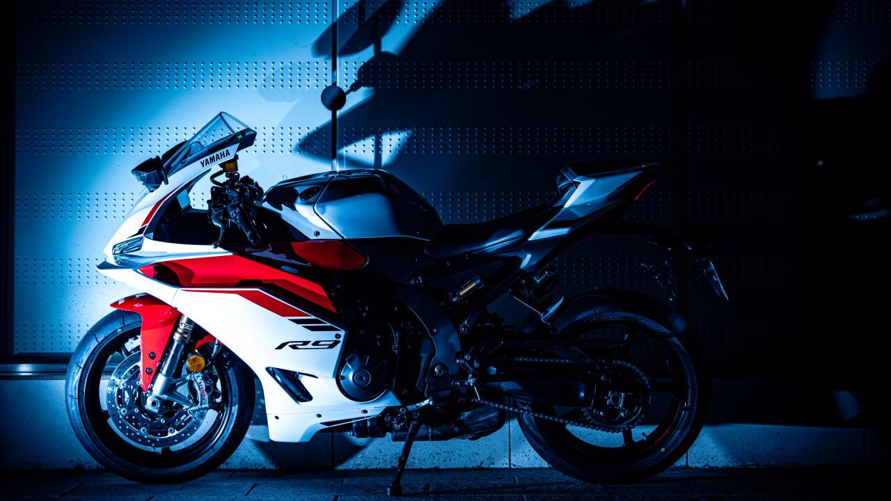 【見た目とは裏腹に意外と街乗りも快適だった!】ヤマハ「YZF-R9」2025モデル試乗レポート
