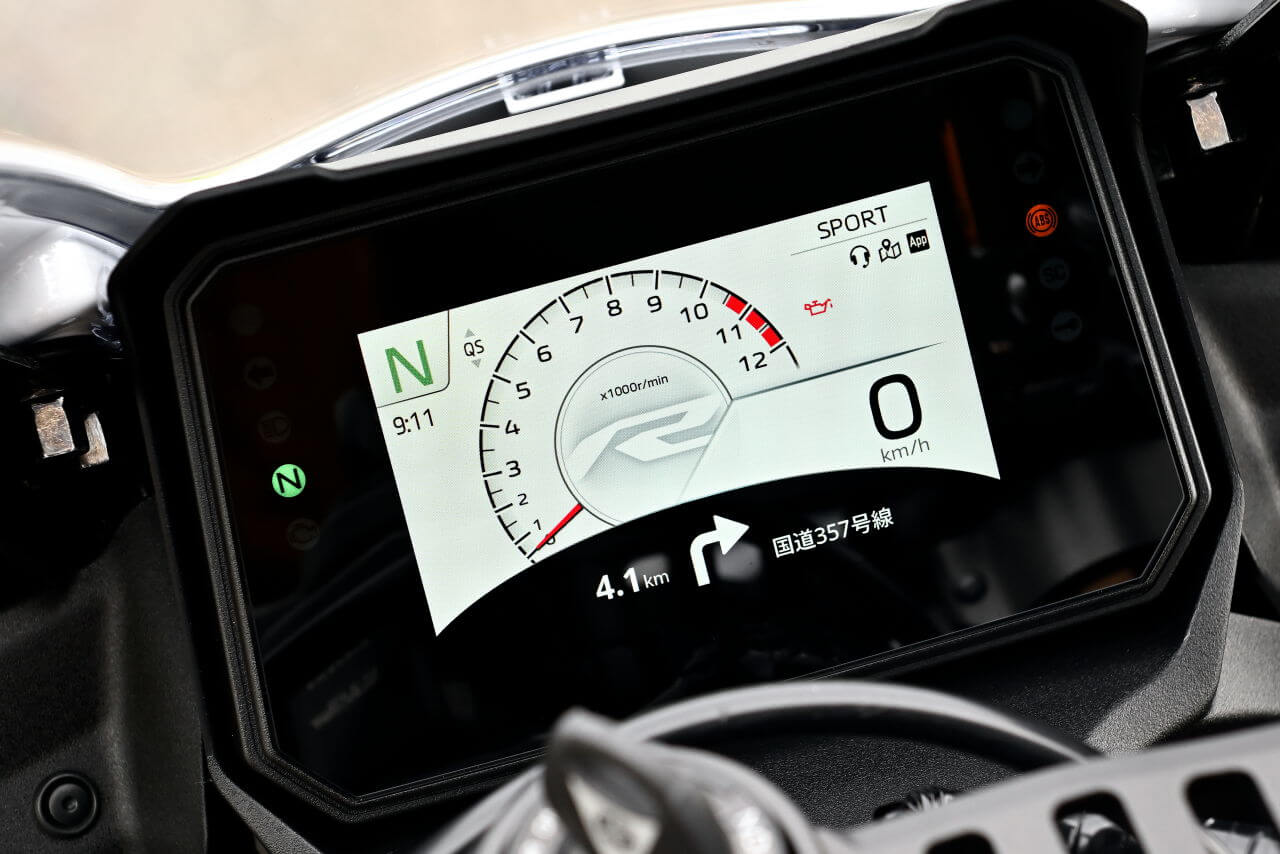 ヤマハ｜YZF-R9｜試乗インプレッション｜【見た目とは裏腹に意外と街乗りも快適だった！】ヤマハ「YZF-R9」2025モデル試乗レポート