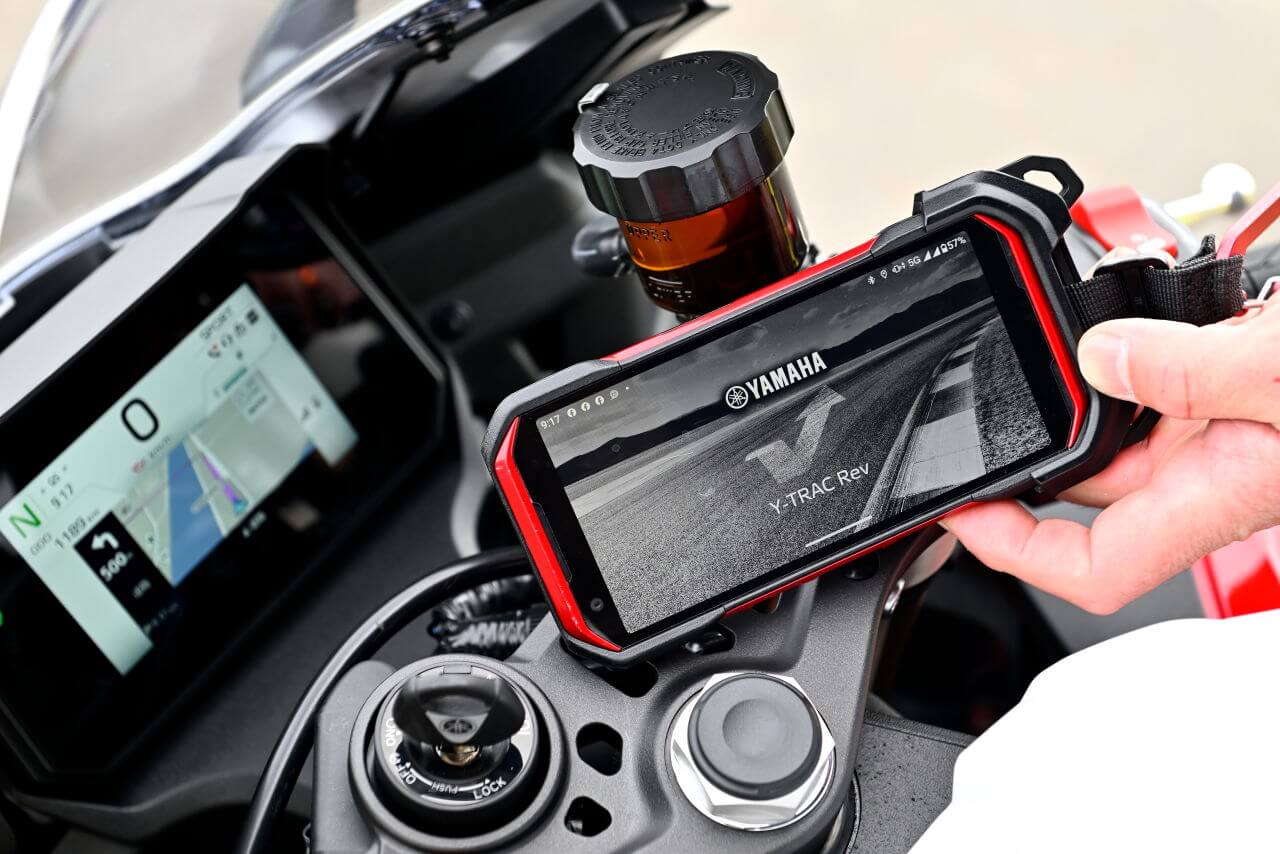 |【見た目とは裏腹に意外と街乗りも快適だった!】ヤマハ「YZF-R9」2025モデル試乗レポート