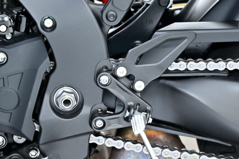 ヤマハ|YZF-R9|試乗インプレッション|【見た目とは裏腹に意外と街乗りも快適だった!】ヤマハ「YZF-R9」2025モデル試乗レポート