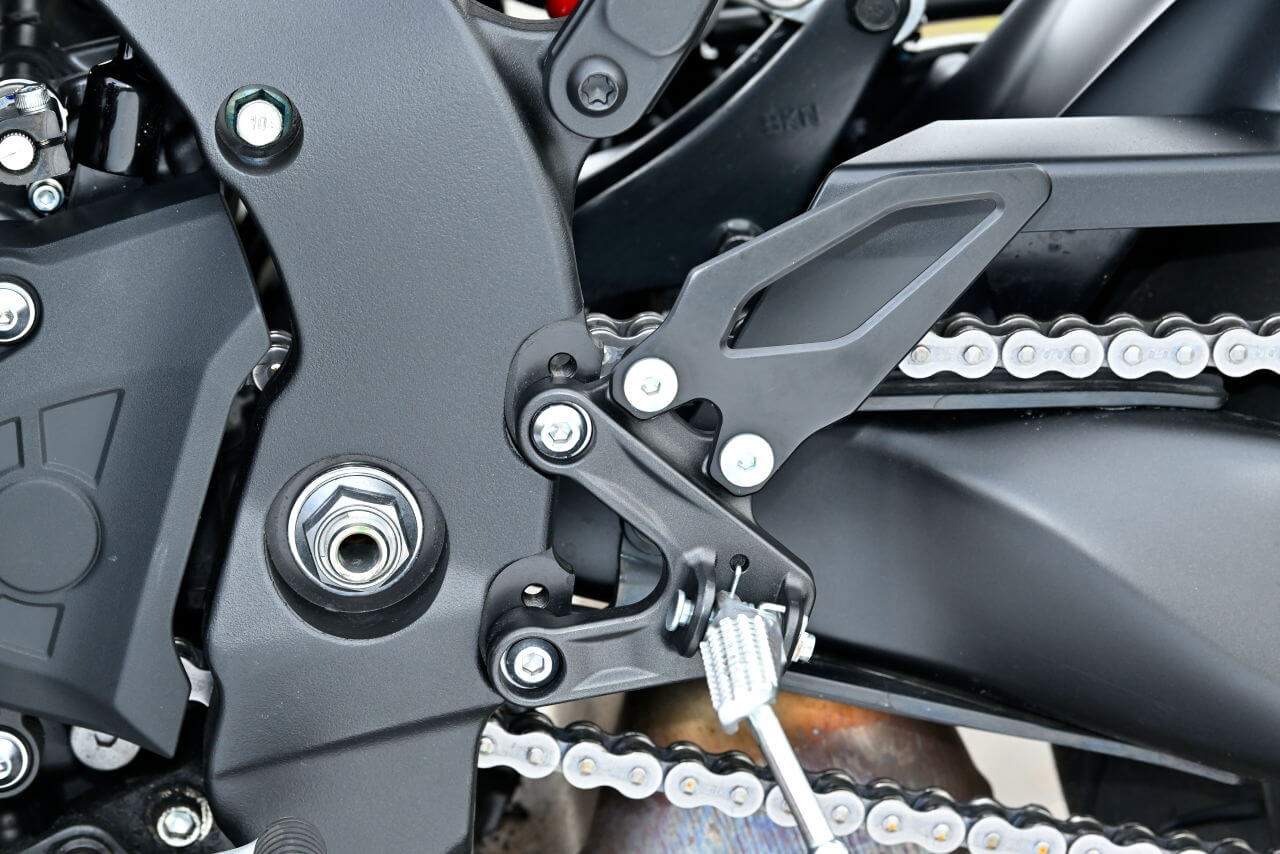 |【見た目とは裏腹に意外と街乗りも快適だった!】ヤマハ「YZF-R9」2025モデル試乗レポート