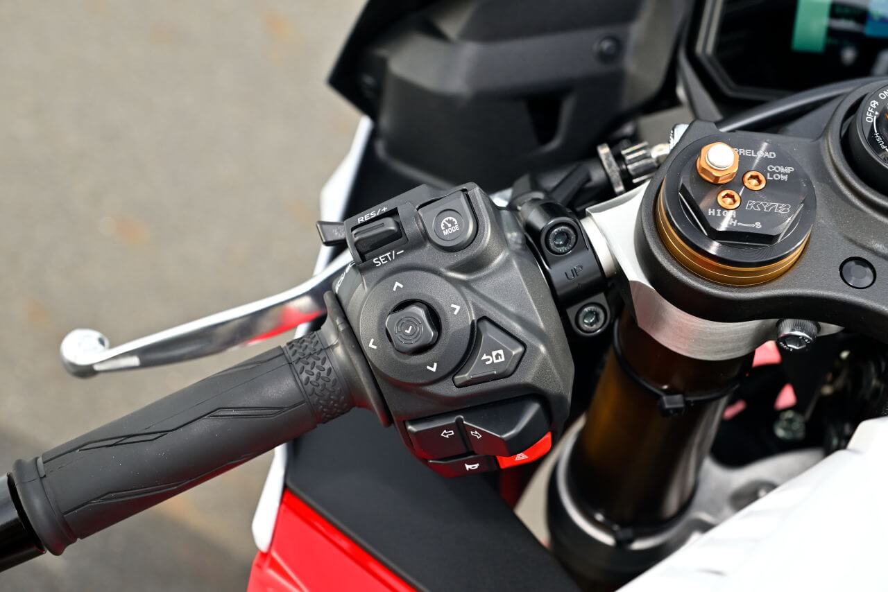 |【見た目とは裏腹に意外と街乗りも快適だった!】ヤマハ「YZF-R9」2025モデル試乗レポート