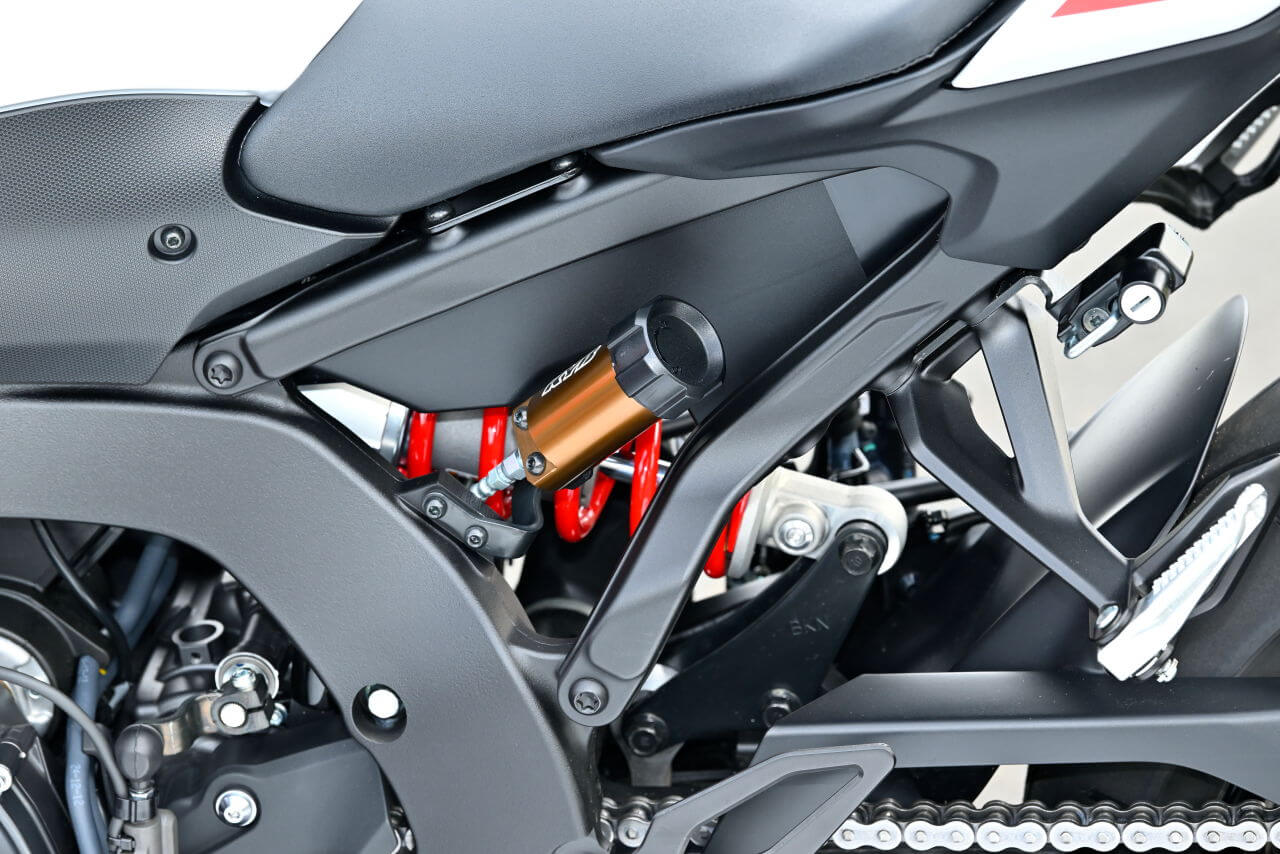 ヤマハ|YZF-R9|試乗インプレッション|【見た目とは裏腹に意外と街乗りも快適だった!】ヤマハ「YZF-R9」2025モデル試乗レポート