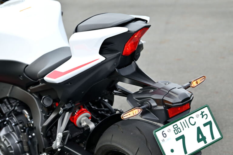 ヤマハ|YZF-R9|試乗インプレッション|【見た目とは裏腹に意外と街乗りも快適だった!】ヤマハ「YZF-R9」2025モデル試乗レポート