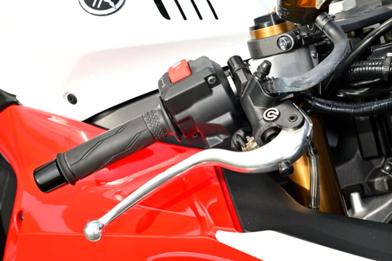 ヤマハ|YZF-R9|試乗インプレッション|【見た目とは裏腹に意外と街乗りも快適だった!】ヤマハ「YZF-R9」2025モデル試乗レポート