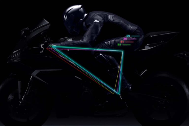 ヤマハ|YZF-R9|試乗インプレッション|【見た目とは裏腹に意外と街乗りも快適だった!】ヤマハ「YZF-R9」2025モデル試乗レポート