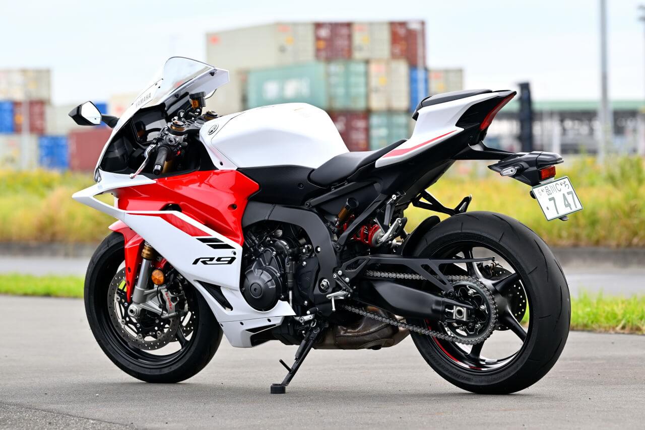 ヤマハ｜YZF-R9｜試乗インプレッション｜【見た目とは裏腹に意外と街乗りも快適だった！】ヤマハ「YZF-R9」2025モデル試乗レポート