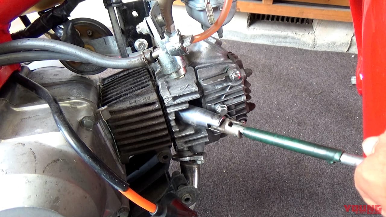 【DIY整備の裏技】もっと奥まで! "一歩踏み込んだ"スパークプラグの掃除方法教えます｜【DIY整備の裏技】そのスパークプラグ清掃じゃ不十分! “一歩踏み込んだ”掃除方法教えます