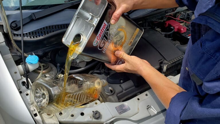 【激論】エンジンオイル三大思想バトル! 高級・格安・純正、結局どれを入れるべきか考えてみた｜【激論】エンジンオイル三大思想バトル! 高級・格安・純正、結局どれを入れるべきか考えてみた