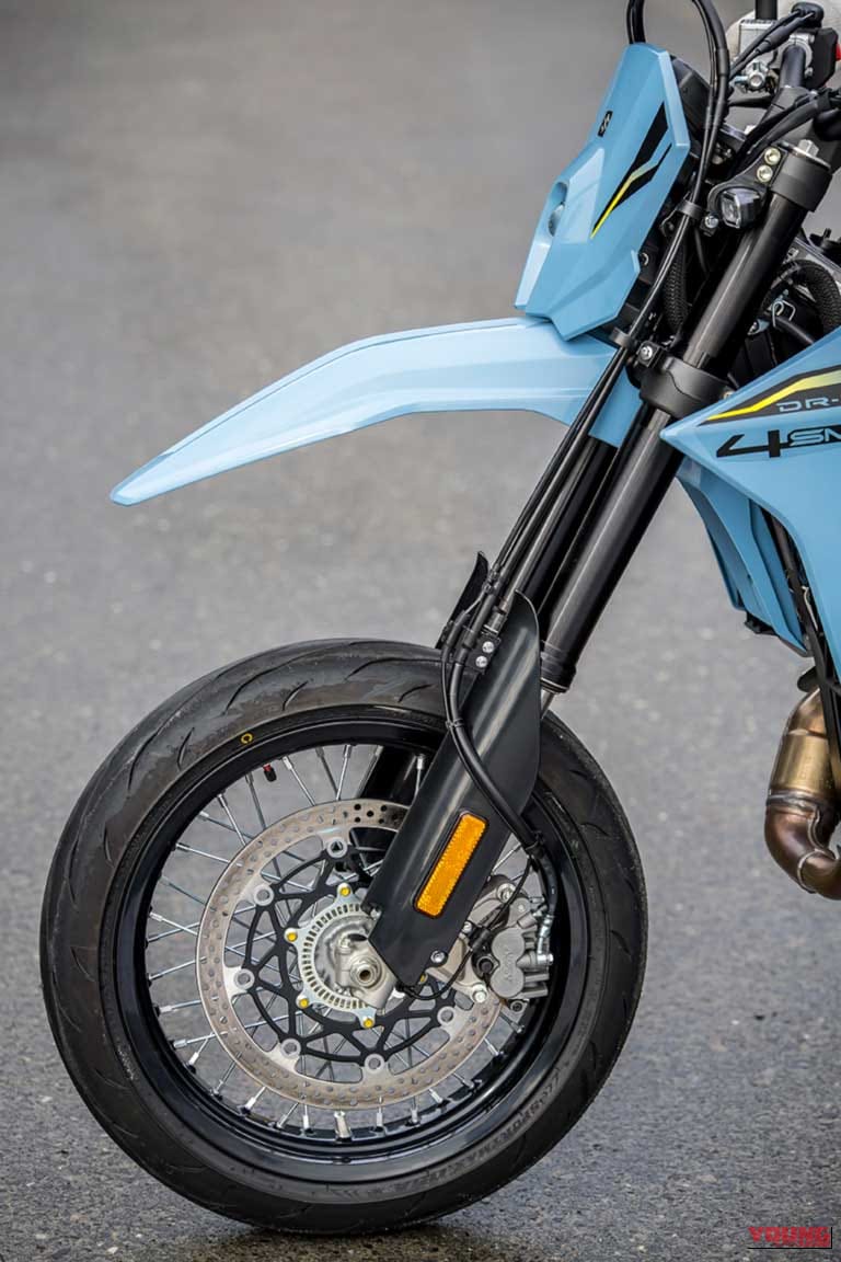 SUZUKI DR-Z4SM|【新車試乗】スズキ(SUZUKI)DR-Z4SM/S:DRZ4シリーズが24年ぶりのフルモデルチェンジ!