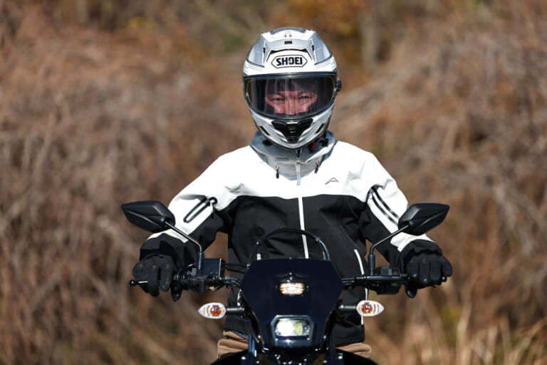 SHOEI|e:DRYLENS|「一度使ったらやめられない!」明るさが“自動的に”変わる!! 曇り止め+電子調光のSHOEI「e:DRYLENS」をテスト【試用インプレッション】