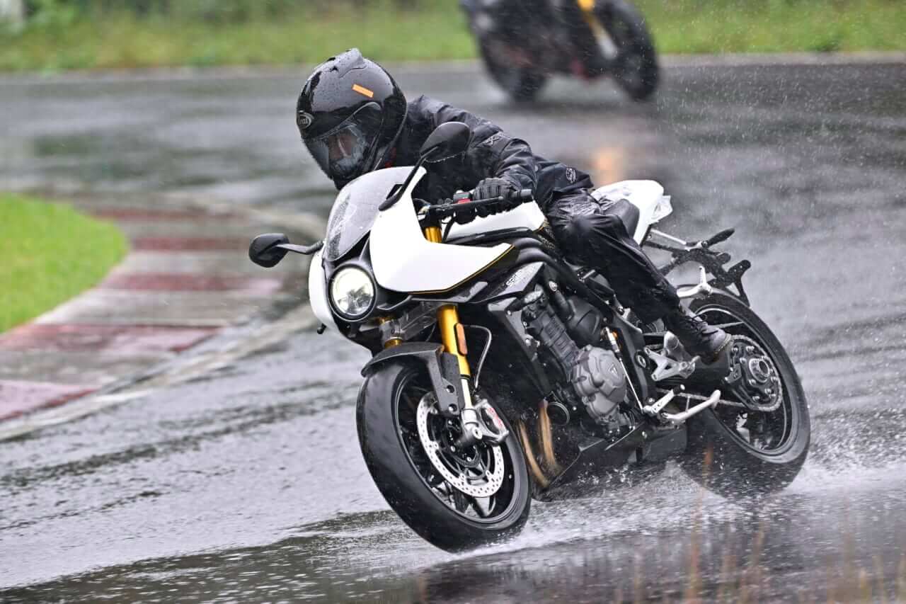 那須MSL外国車試乗会｜レッドバロン｜普通二輪免許でOK! サーキットで思う存分乗り比べ〈那須MSL外国車試乗会〉