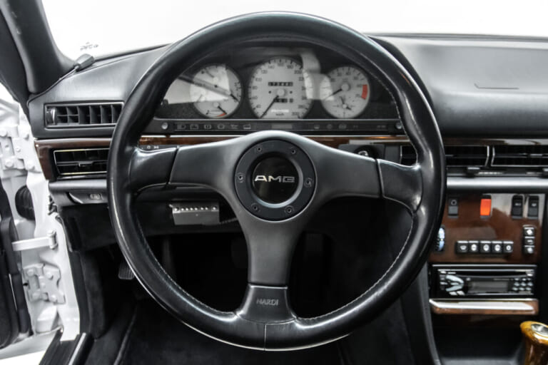 AMG500 SEC 6.0|「特注パールホワイト?!」「億越え確実」ヤナセ×AMG 最初の4バルブ搭載『AMG500 SEC 6.0』の魅力