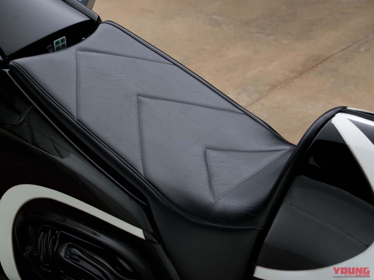 トロンのバイク｜「ぼくの考えた最強のマシン」系?! 『トロン』のマシンをワンオフで再現しちゃった夫婦の話