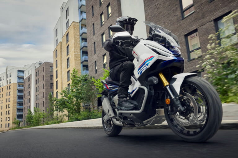 ホンダ｜X-ADV｜欧州仕様｜2026年モデル｜【欧州新車】ホンダ「X-ADV スペシャルエディション」次はトリコロールだ！ アフリカツインみが高まるアドベンチャースクーター