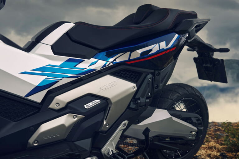 ホンダ｜X-ADV｜欧州仕様｜2026年モデル｜【欧州新車】ホンダ「X-ADV スペシャルエディション」次はトリコロールだ！ アフリカツインみが高まるアドベンチャースクーター