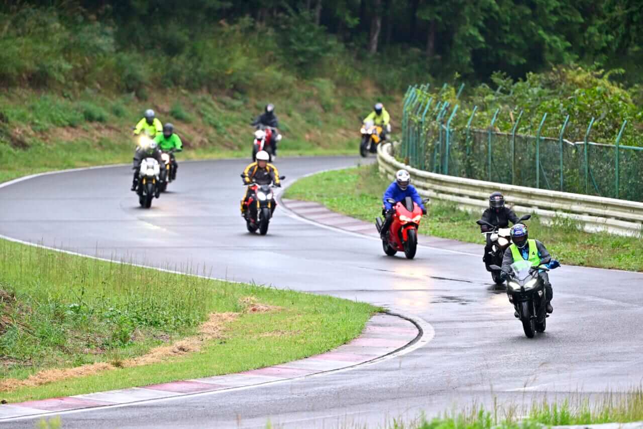那須MSL外国車試乗会｜レッドバロン｜普通二輪免許でOK! サーキットで思う存分乗り比べ〈那須MSL外国車試乗会〉