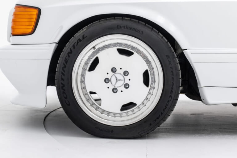 AMG500 SEC 6.0|「特注パールホワイト?!」「億越え確実」ヤナセ×AMG 最初の4バルブ搭載『AMG500 SEC 6.0』の魅力