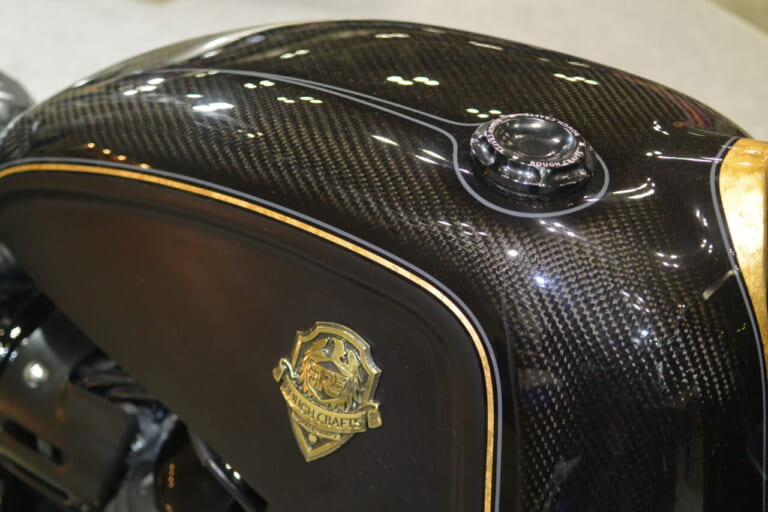 横浜ホットロッドショー｜ロイヤルエンフィールド｜キャリバー・ロイヤル（ROUGH CRAFTS）｜【ホットロッドショー】ロイヤルエンフィールド「ショットガン650」が大化け！ 昨季アワード3冠のマシンも登壇